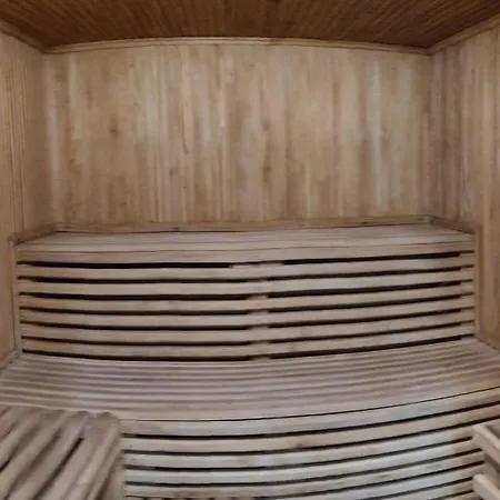 сосновий двір *