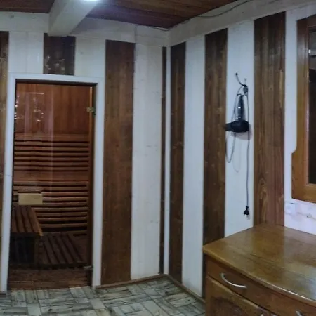 сосновий двір Hotel