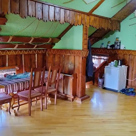 сосновий двір Hotel *