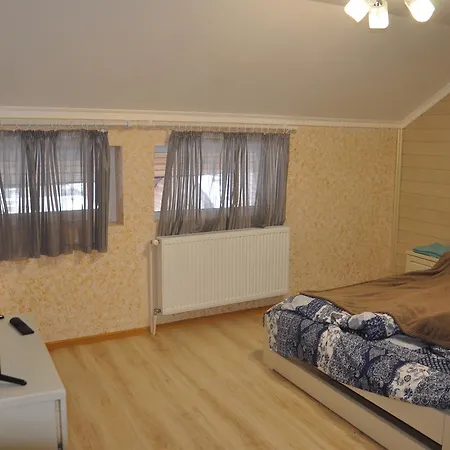 сосновий двір Kosiv