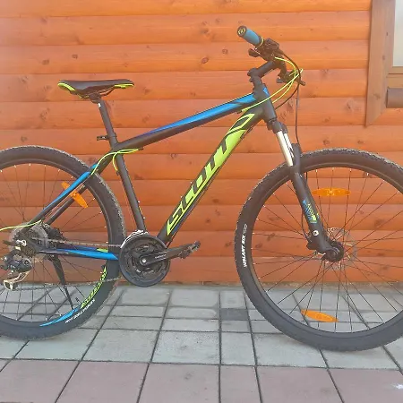 сосновий двір *