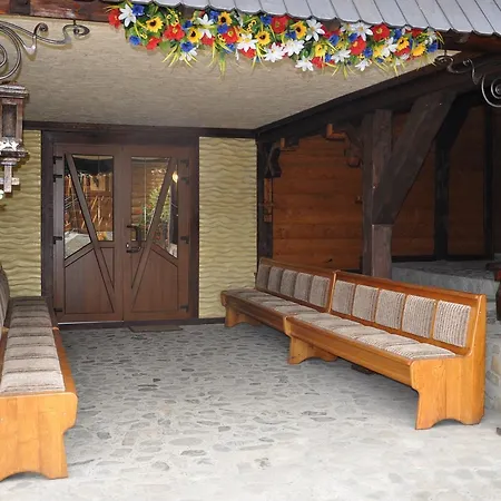 Hotel сосновий двір Kossiw
