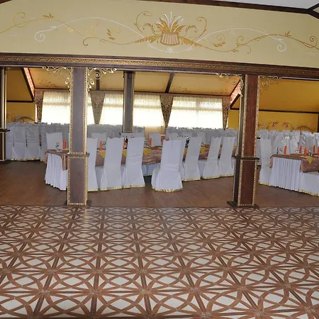 сосновий двір *