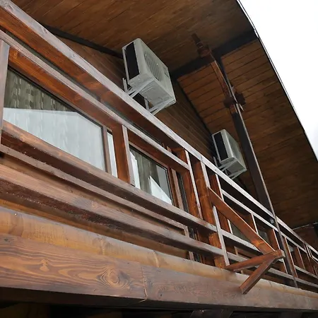 сосновий двір Hotel *