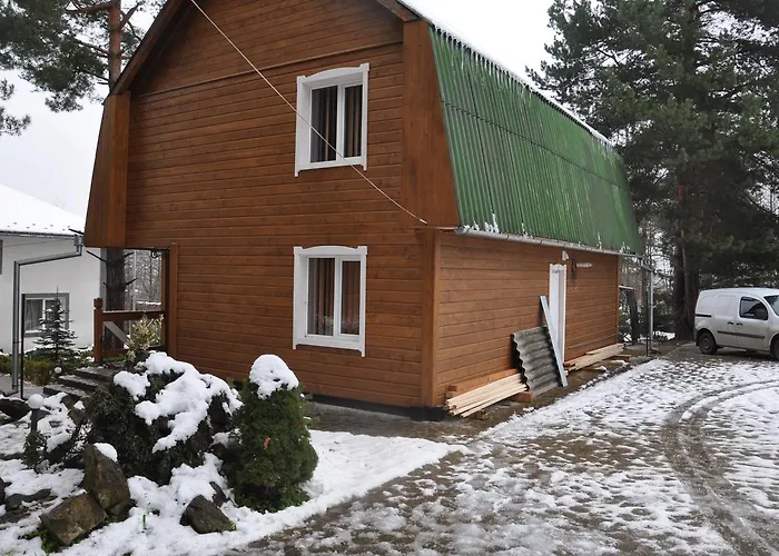 сосновий двір Hotel Kossiw