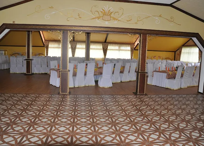 сосновий двір *