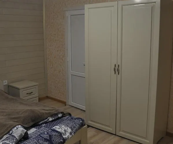 сосновий двір Hotel Kossiw