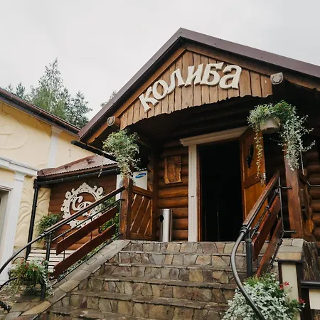 сосновий двір コシフ