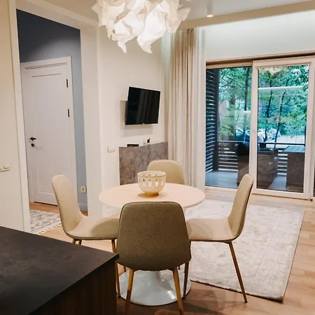 сосновий двір * Kossiv