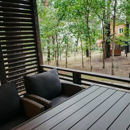 сосновий двір