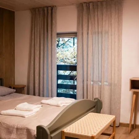 сосновий двір