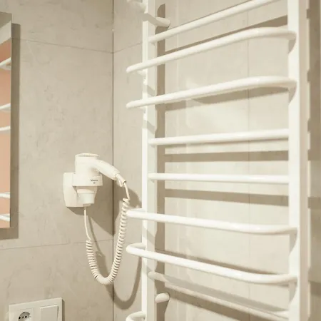 сосновий двір Hotel *