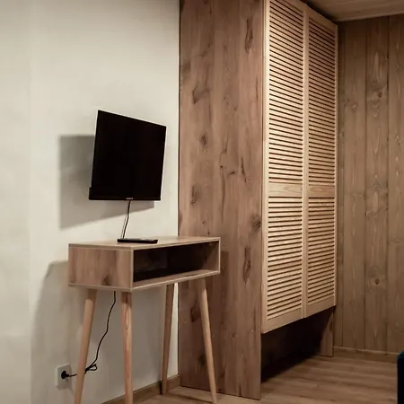 сосновий двір * Kossiv