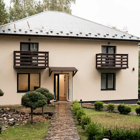 сосновий двір *