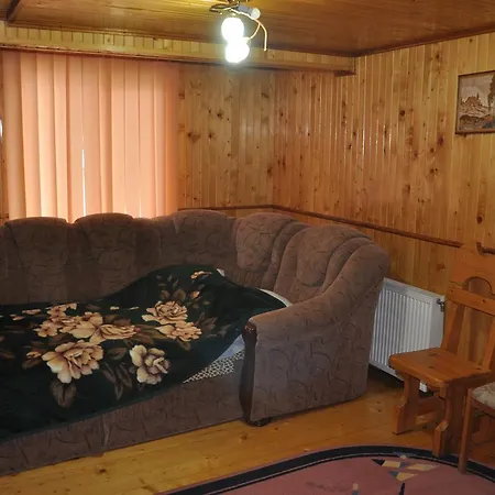 сосновий двір