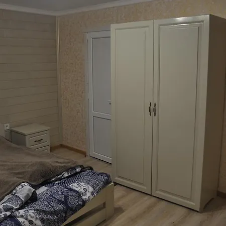 сосновий двір Hotel Kossiv